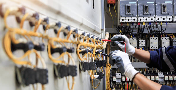 Professional Electrician technician working in Folsom, NJ